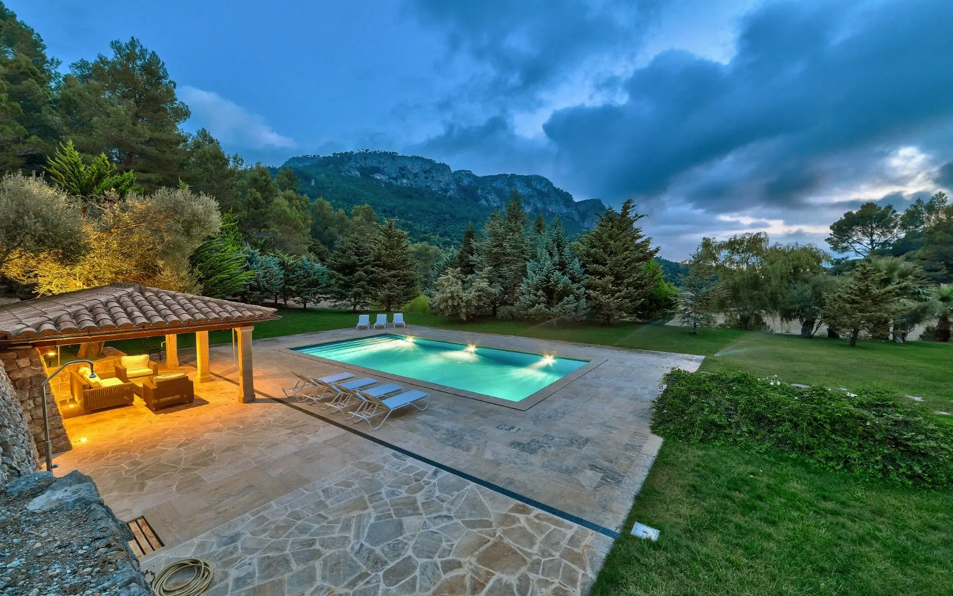 Majestuosa Villa en Son Termes, Bunyola: Un Refugio Exclusivo en Mallorca
