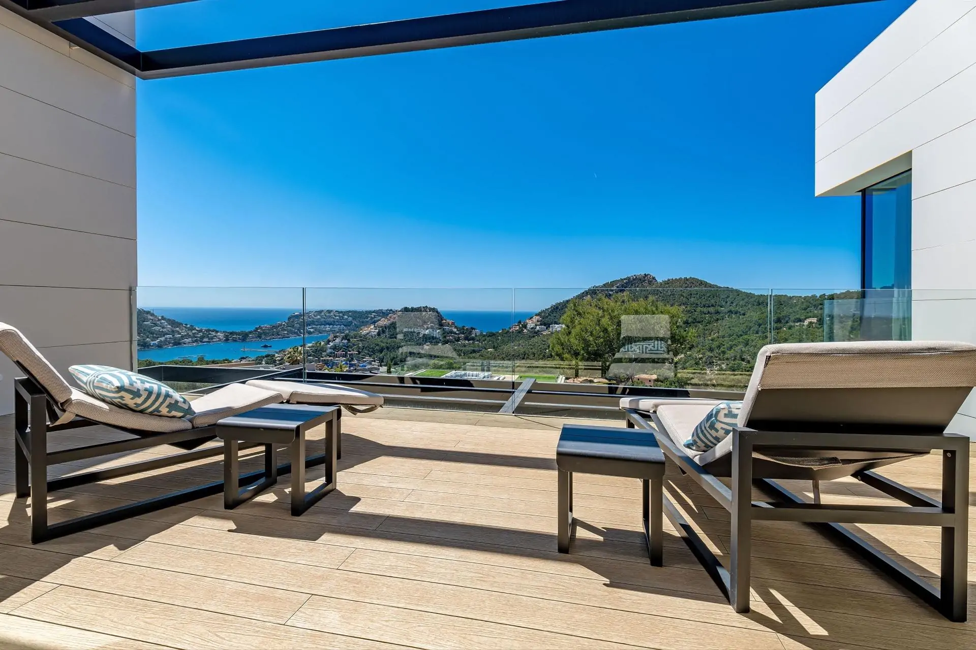 Villa de lujo con espectaculares vistas al mar en Puerto de Andratx, con casa de invitados