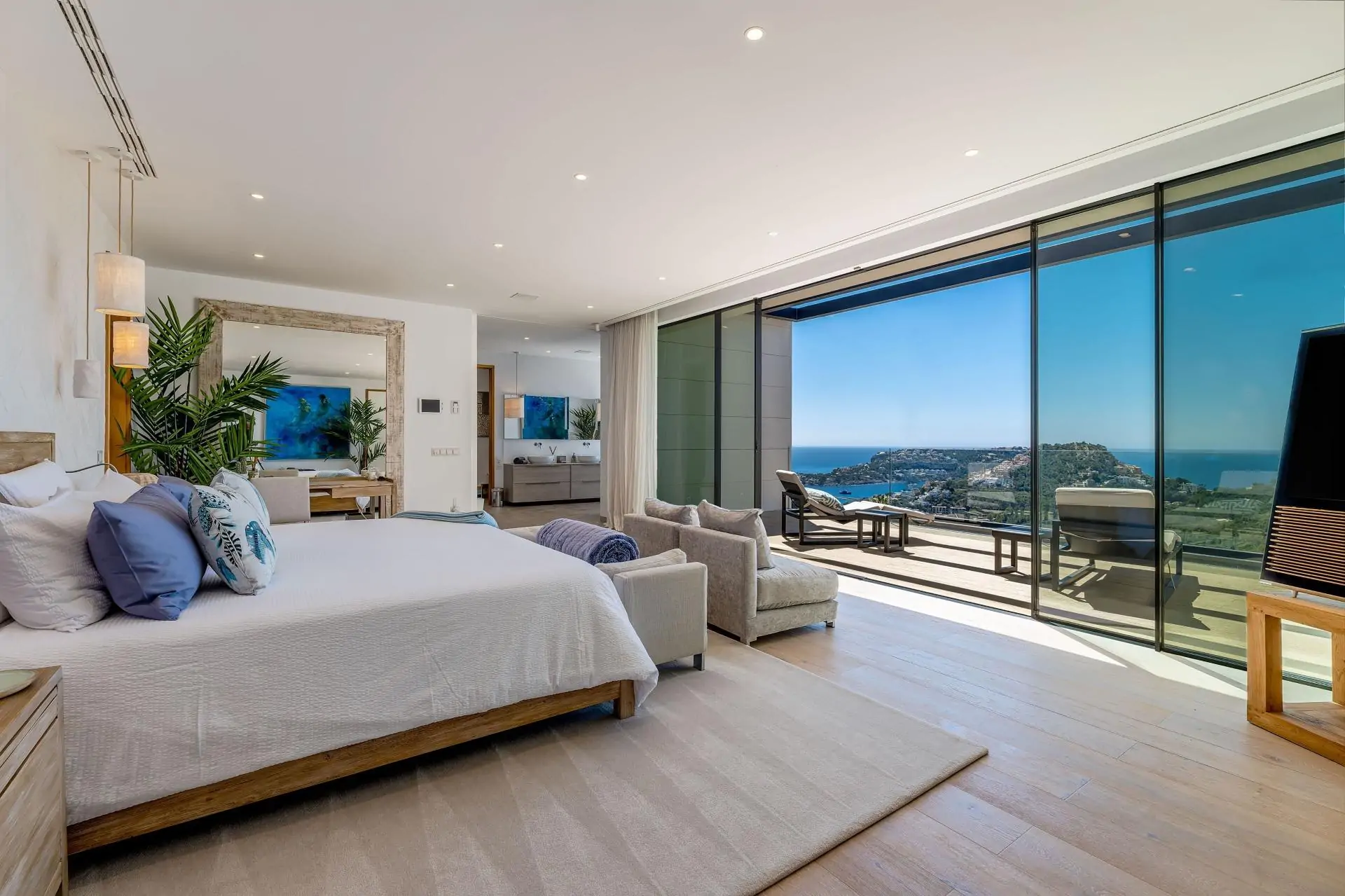 Villa de lujo con espectaculares vistas al mar en Puerto de Andratx, con casa de invitados
