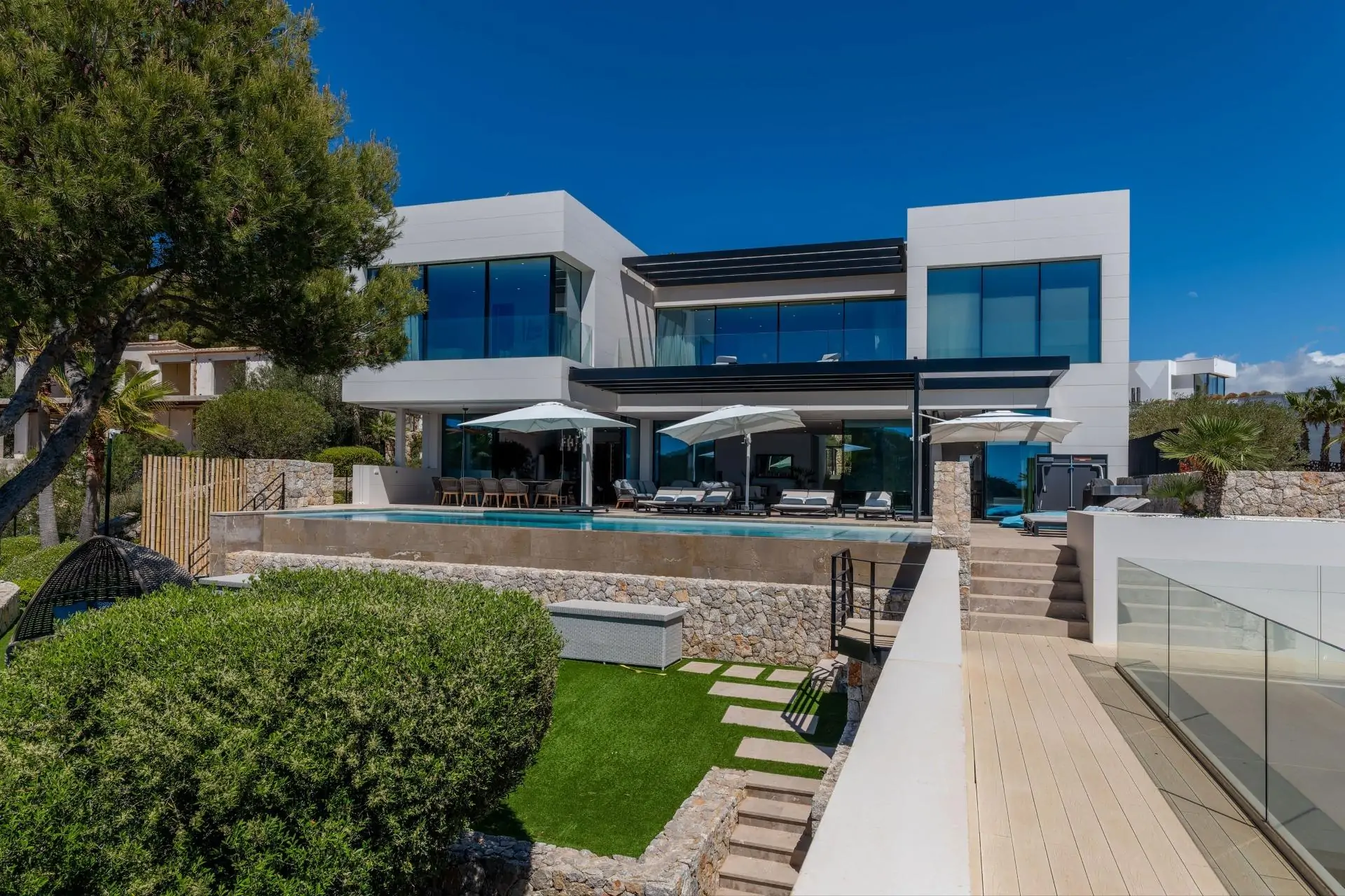 Villa de lujo con espectaculares vistas al mar en Puerto de Andratx, con casa de invitados