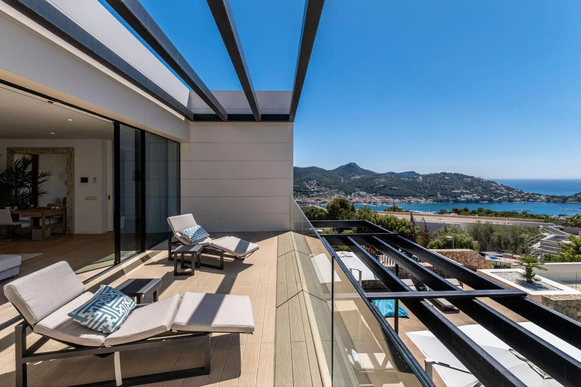 Villa de lujo con espectaculares vistas al mar en Puerto de Andratx, con casa de invitados