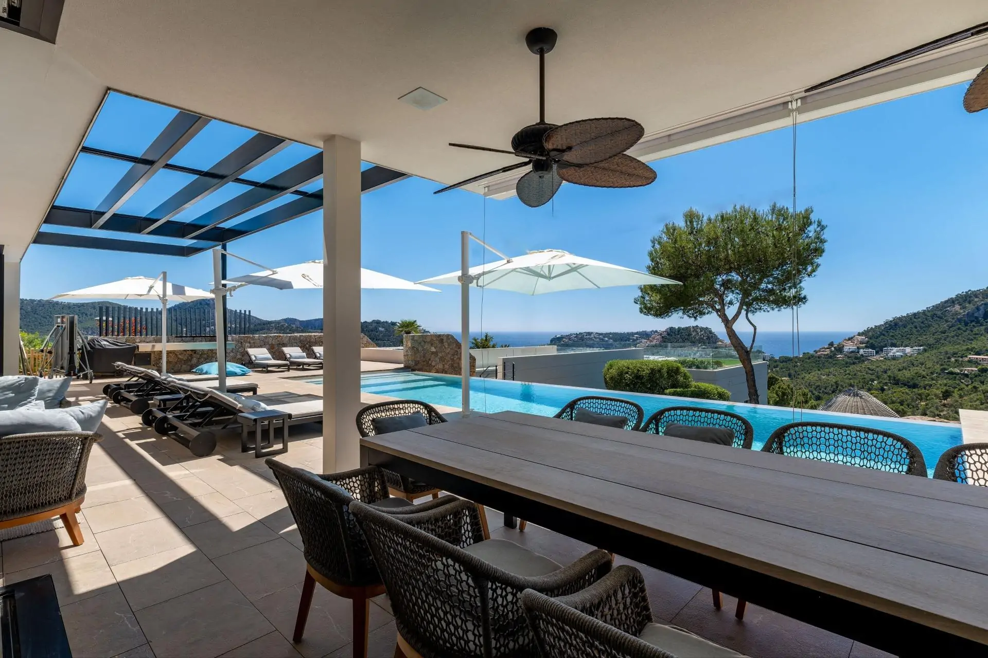 Villa de lujo con espectaculares vistas al mar en Puerto de Andratx, con casa de invitados
