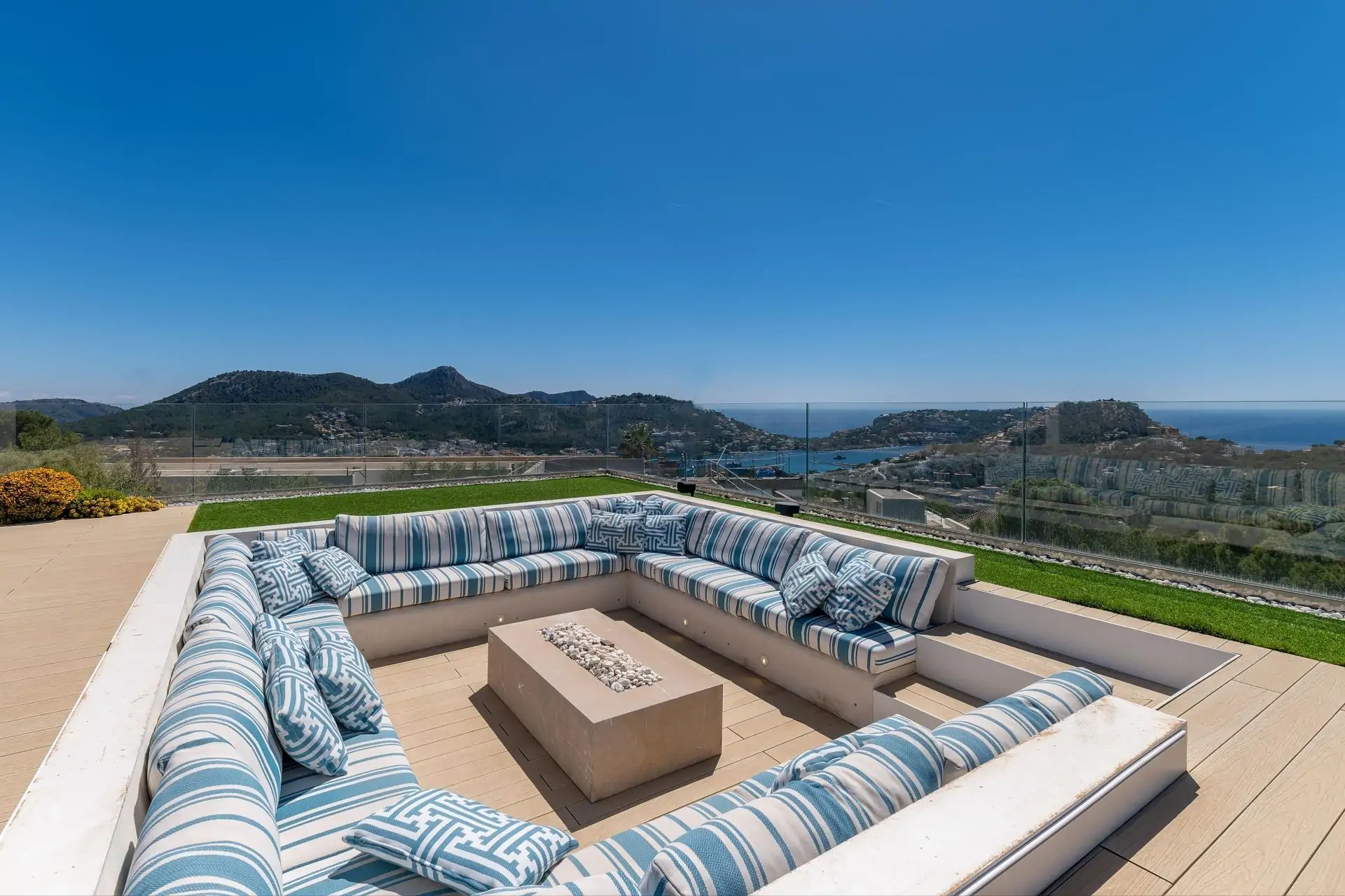 Villa de lujo con espectaculares vistas al mar en Puerto de Andratx, con casa de invitados