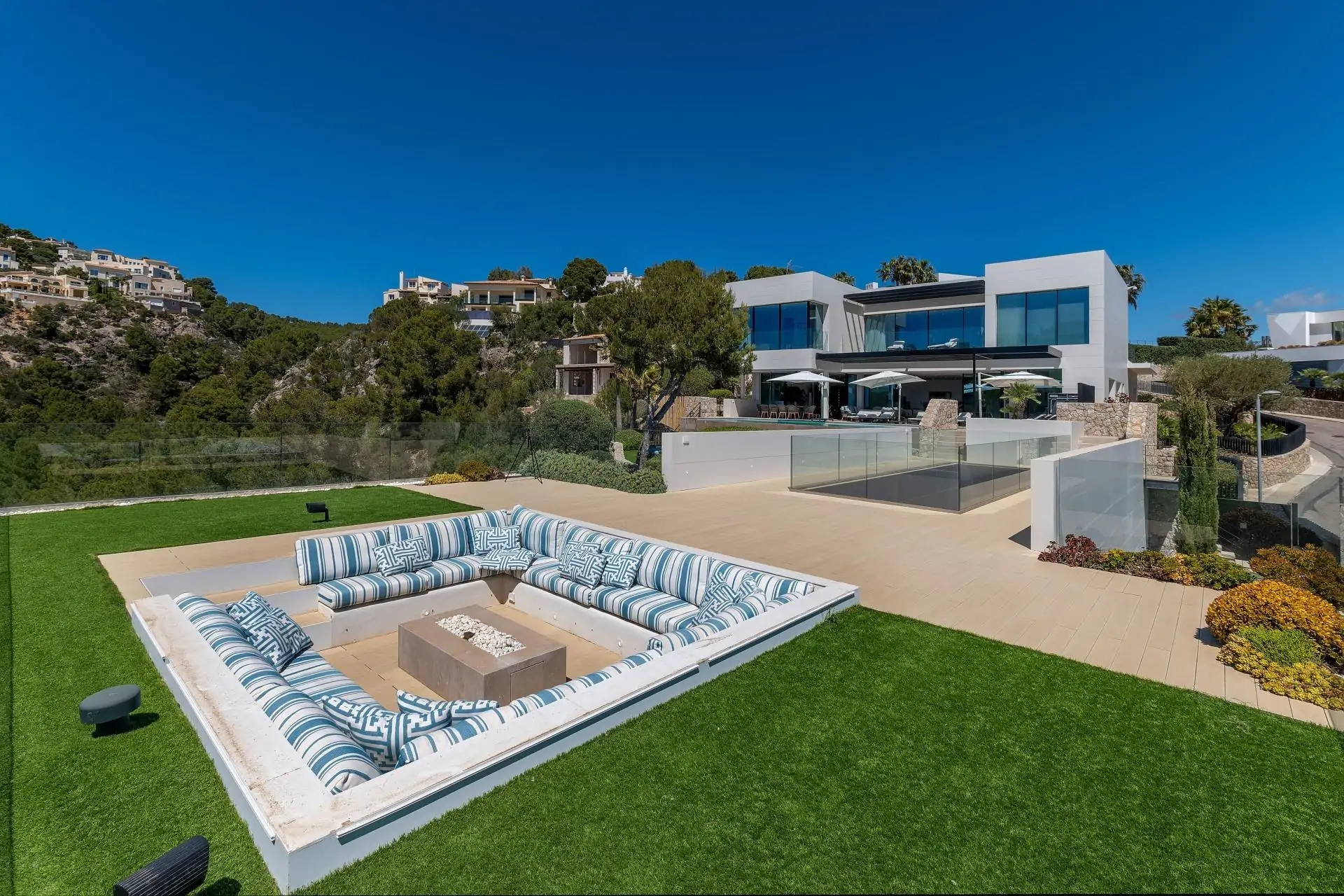 Villa de lujo con espectaculares vistas al mar en Puerto de Andratx, con casa de invitados