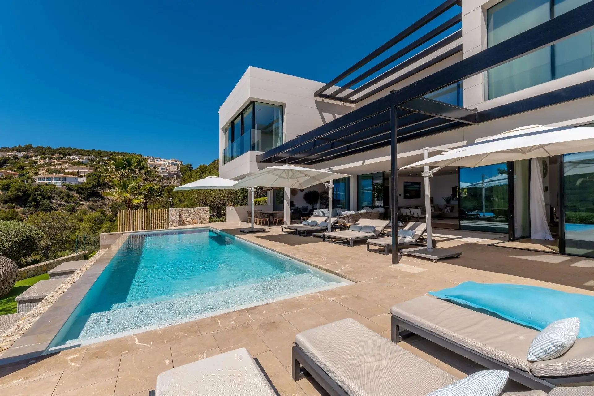 Villa de lujo con espectaculares vistas al mar en Puerto de Andratx, con casa de invitados