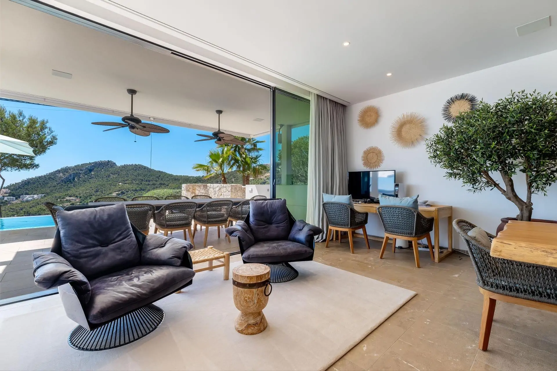 Villa de lujo con espectaculares vistas al mar en Puerto de Andratx, con casa de invitados