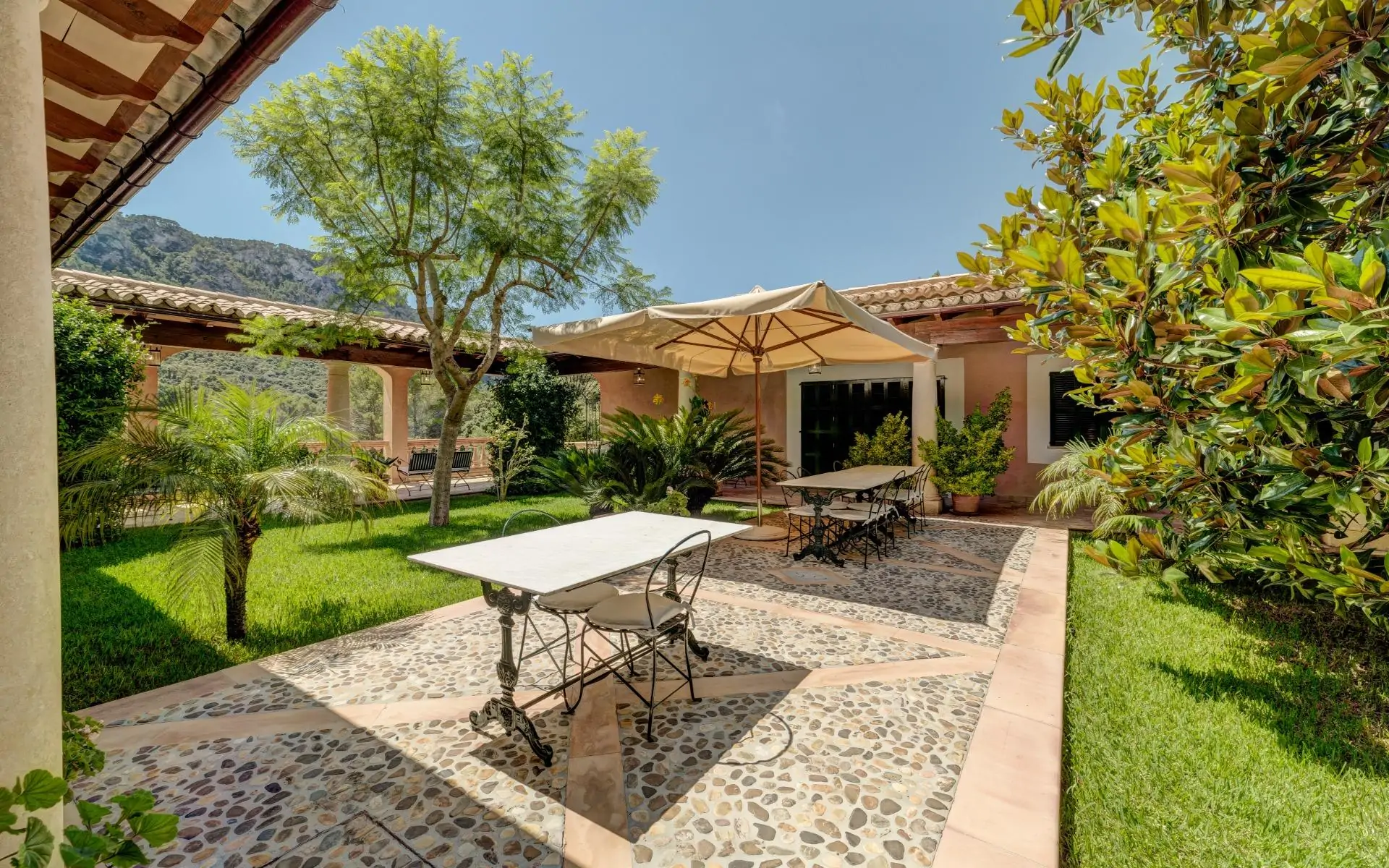 Majestuosa Villa en Son Termes, Bunyola: Un Refugio Exclusivo en Mallorca