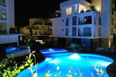Exclusivo bajo con jard&iacute;n privado en Palmanova