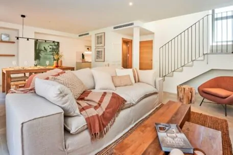 Conjunto de 13 adosados con piscina comunitaria, jardines privados y parking esterior en Esporlas.