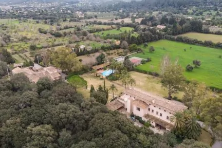 Impresionante Finca Se&ntilde;orial con Amplias Instalaciones y Total Privacidad