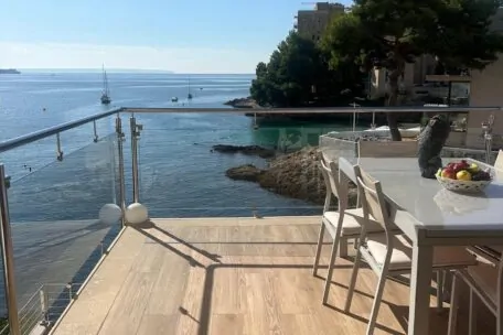 Atico con espectaculares vistas al mar.