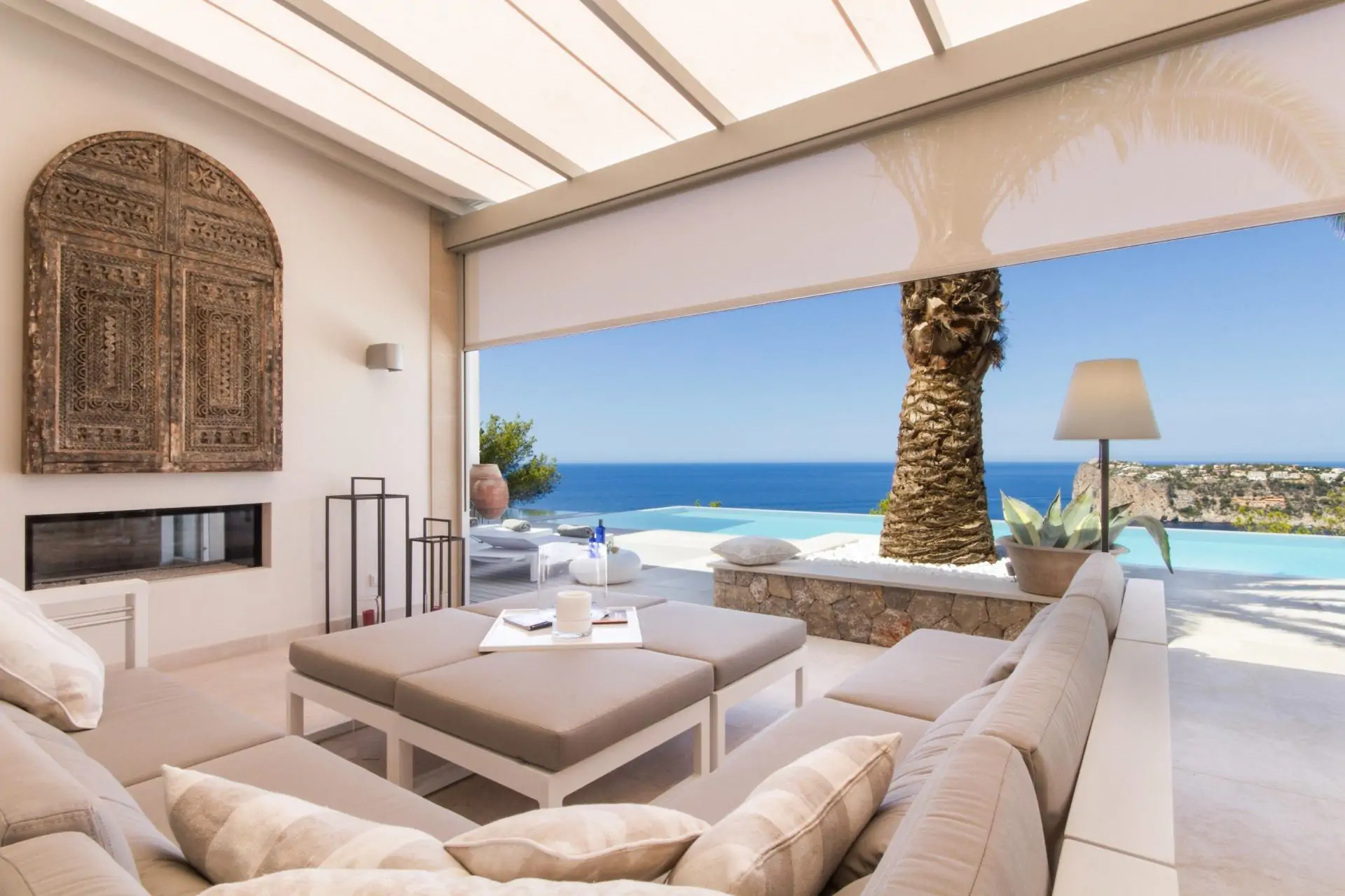 Espectacular villa en Cala Llamp con impresionantes vistas al mar.