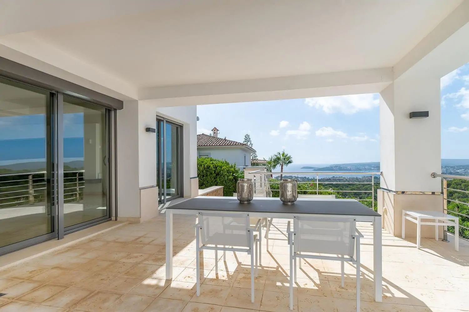 Chalet en Costa den Blanes con vistas al mar.