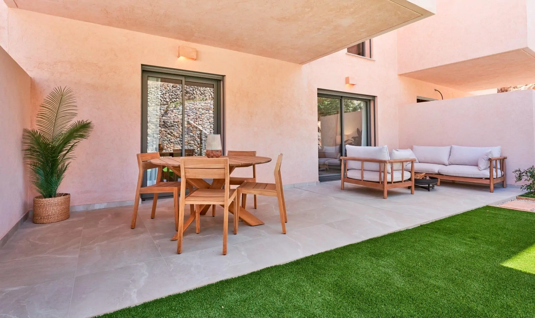 Conjunto de 13 adosados con piscina comunitaria, jardines privados y parking esterior en Esporlas.