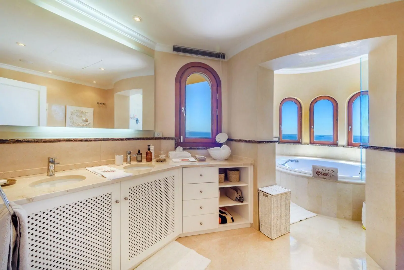 Imponente Villa de Lujo en Sol de Mallorca con Vistas al mar.