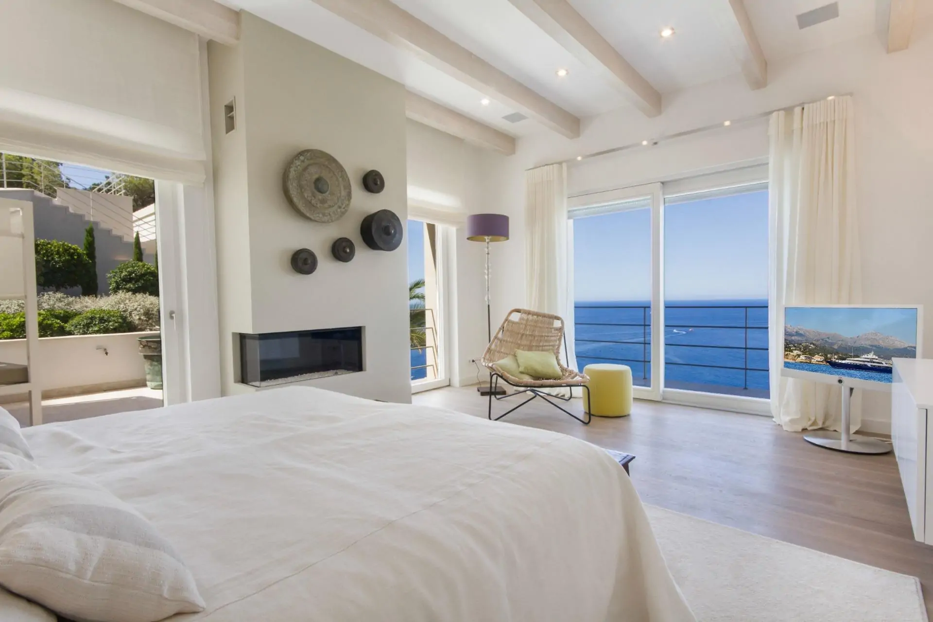 Espectacular villa en Cala Llamp con impresionantes vistas al mar.