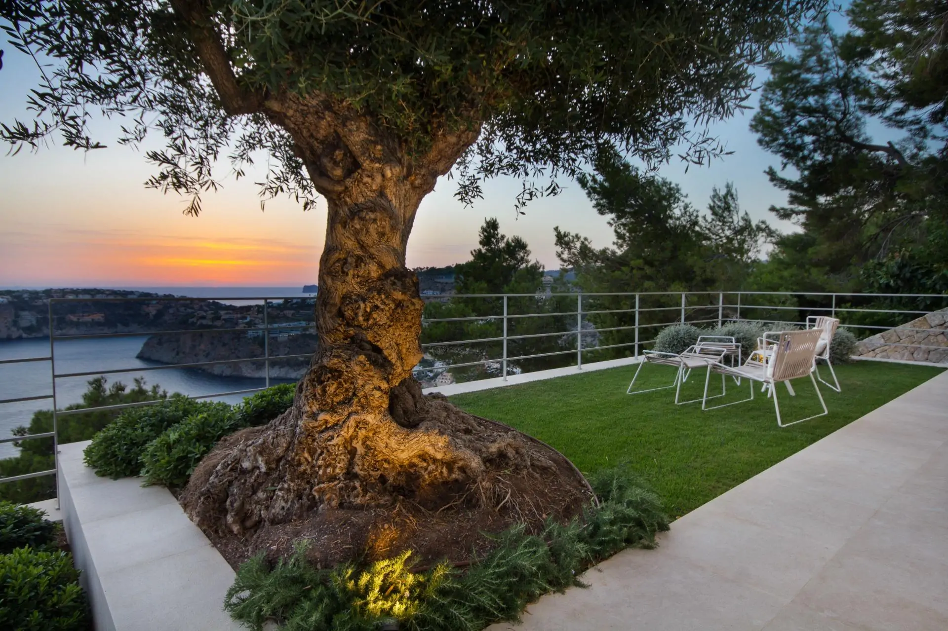 Espectacular villa en Cala Llamp con impresionantes vistas al mar.