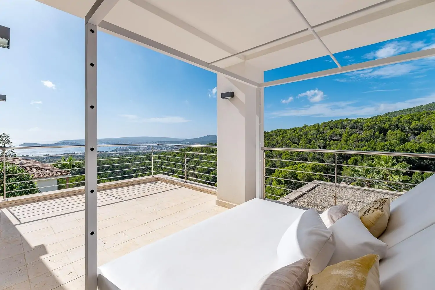 Chalet en Costa den Blanes con vistas al mar.