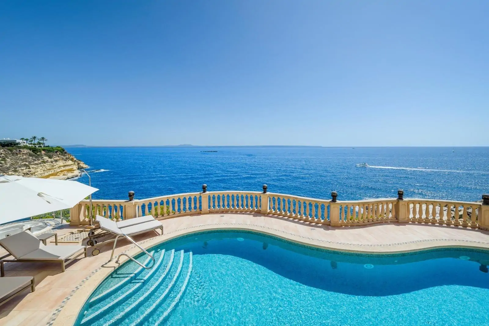 Imponente Villa de Lujo en Sol de Mallorca con Vistas al mar.