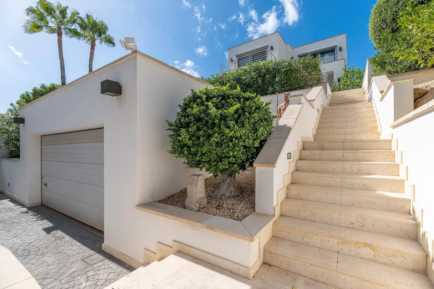Chalet en Costa den Blanes con vistas al mar.