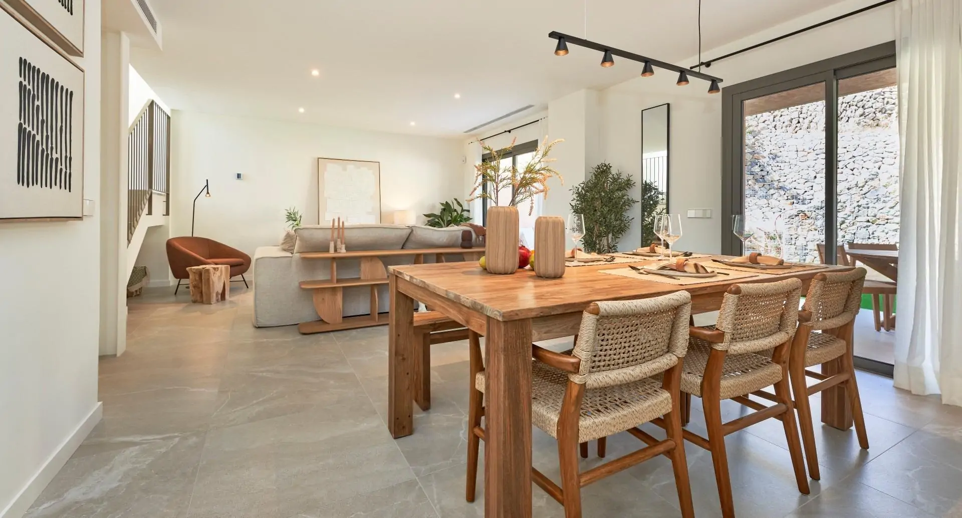 Conjunto de 13 adosados con piscina comunitaria, jardines privados y parking esterior en Esporlas.