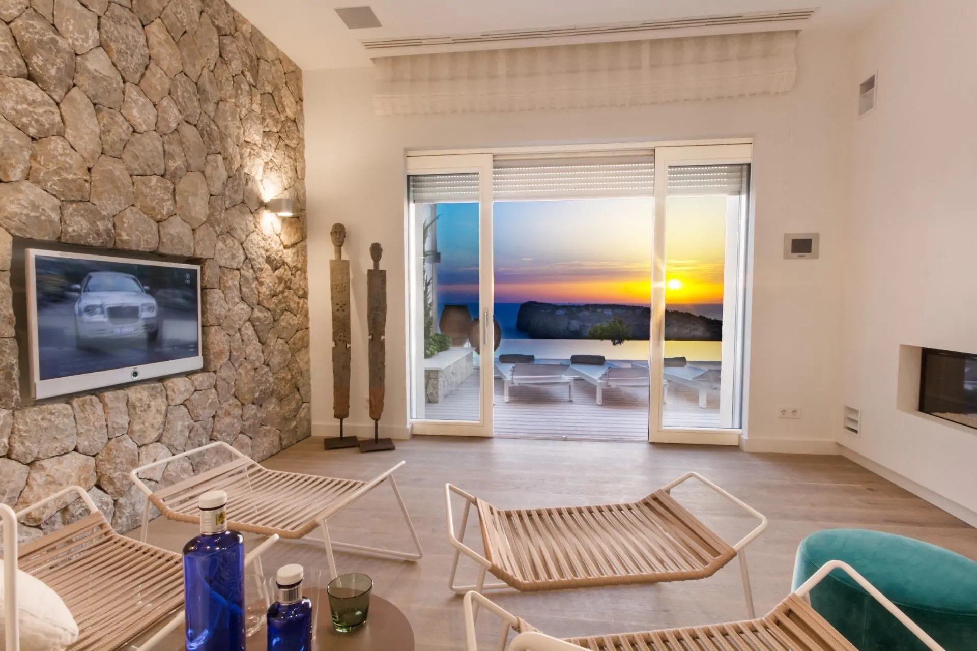 Espectacular villa en Cala Llamp con impresionantes vistas al mar.