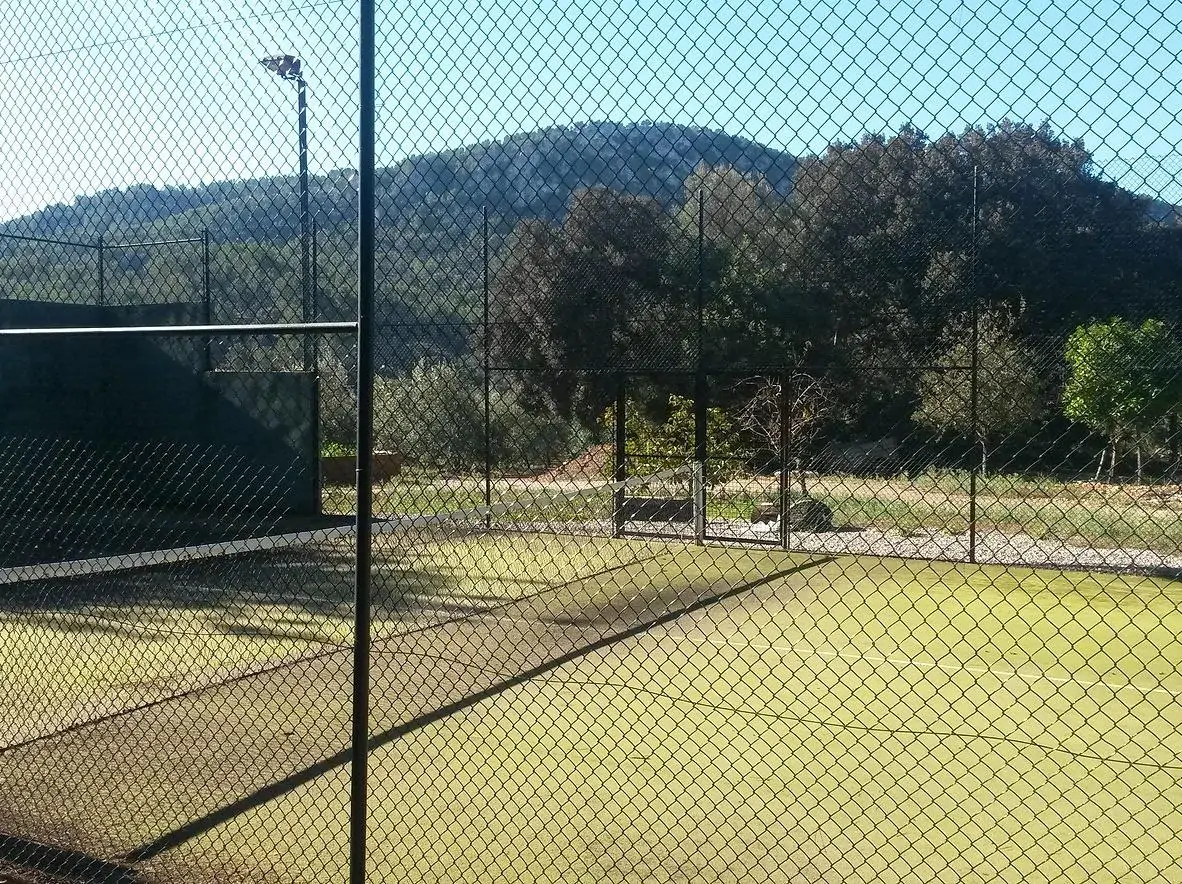 Bonita casa de campo en Esporlas con gran jardín y piscina.