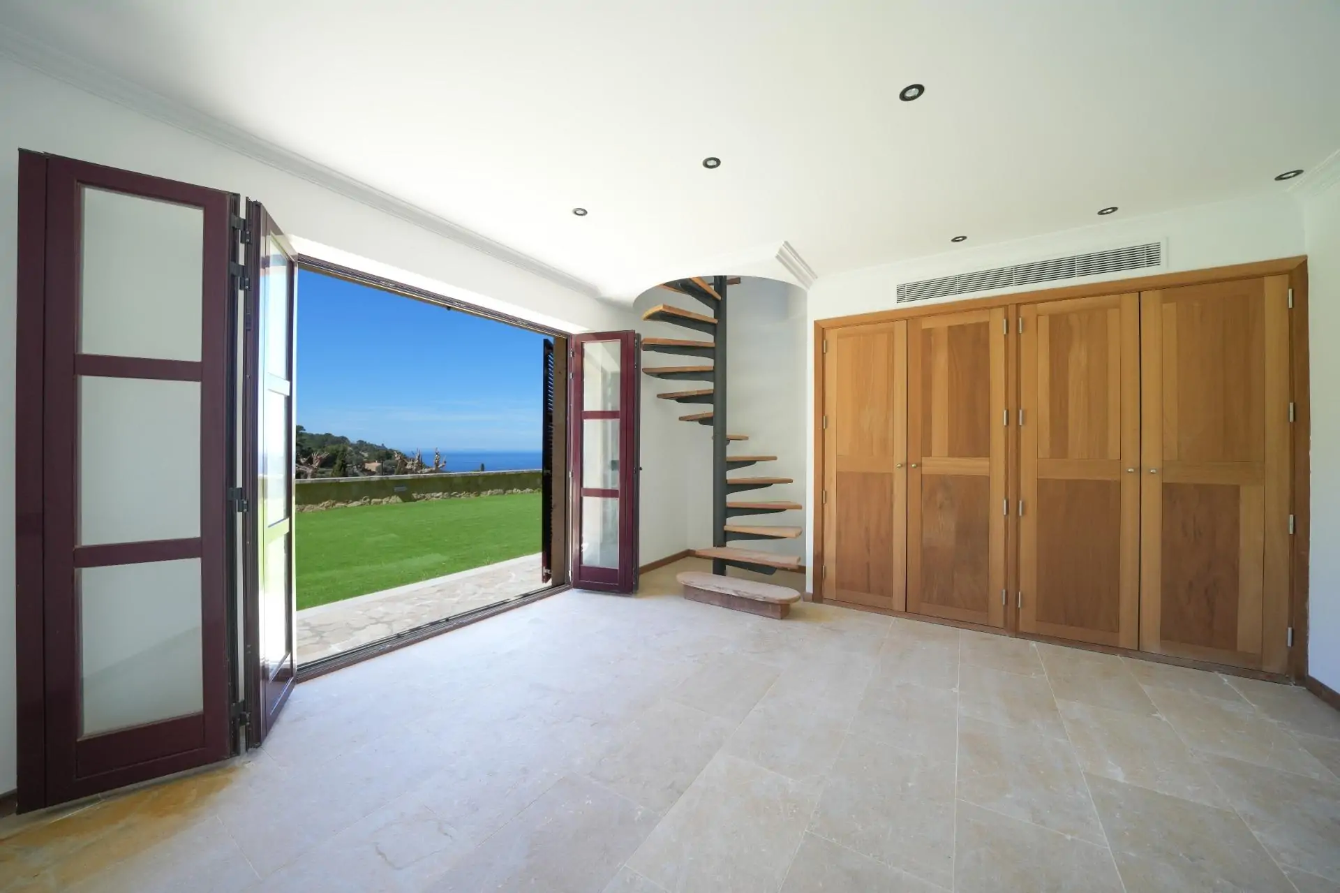 Fantástica propiedad con dos casas independientes de nueva construcción en Estellencs con vistas al mar.