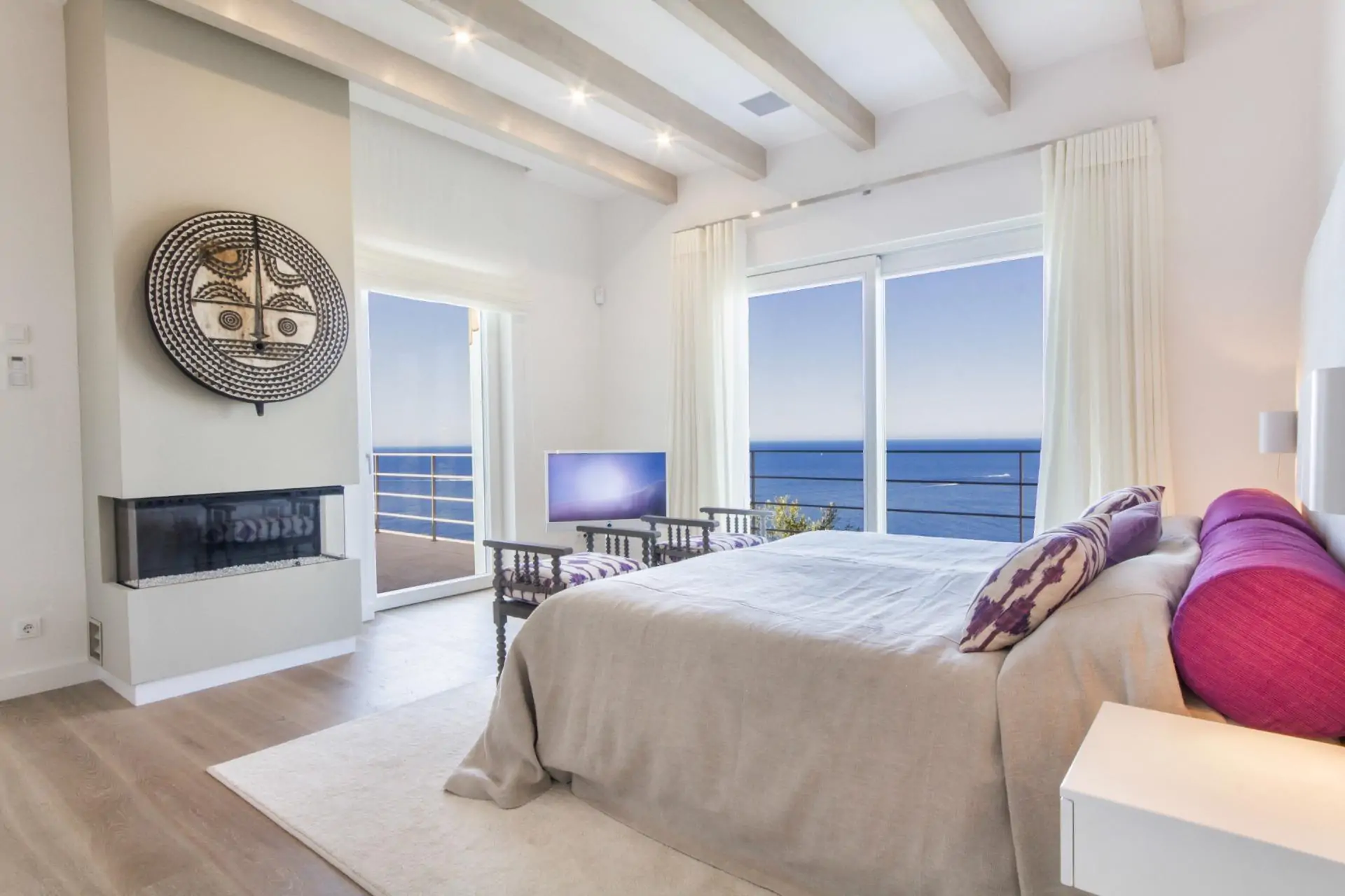 Espectacular villa en Cala Llamp con impresionantes vistas al mar.