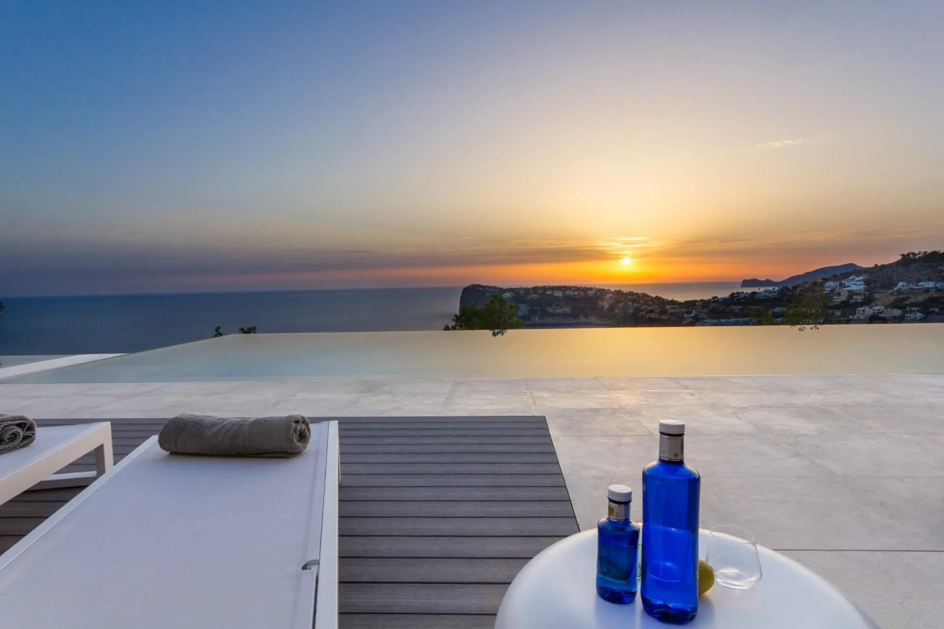 Espectacular villa en Cala Llamp con impresionantes vistas al mar.