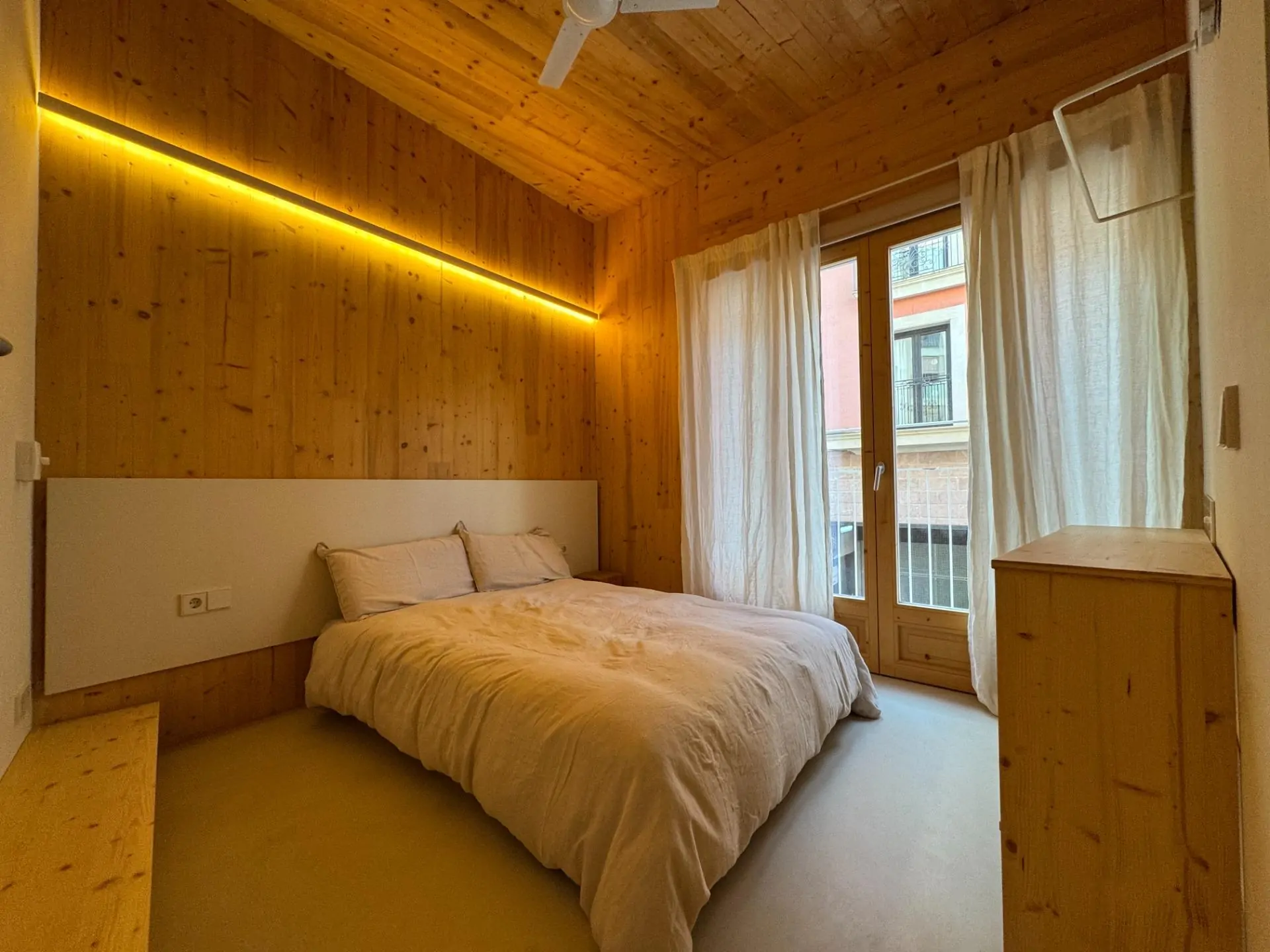 Casa ecol&oacute;gica de 3 plantas con ascensor, terraza y garaje cerca de Santa Catalina
