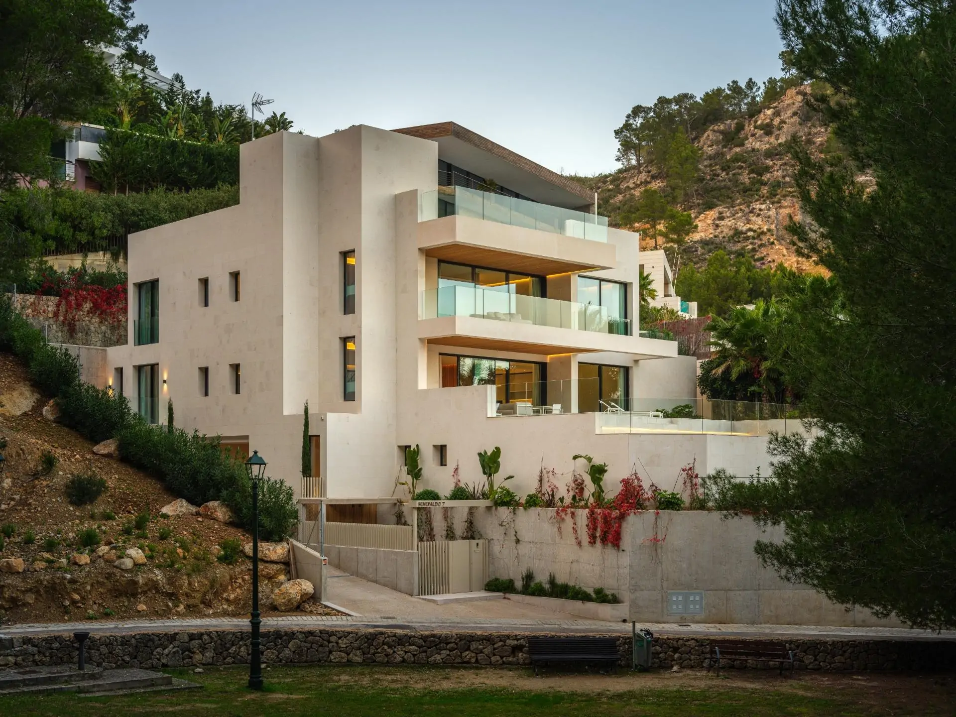 Bonita casa de obra nueva en Son Vida.