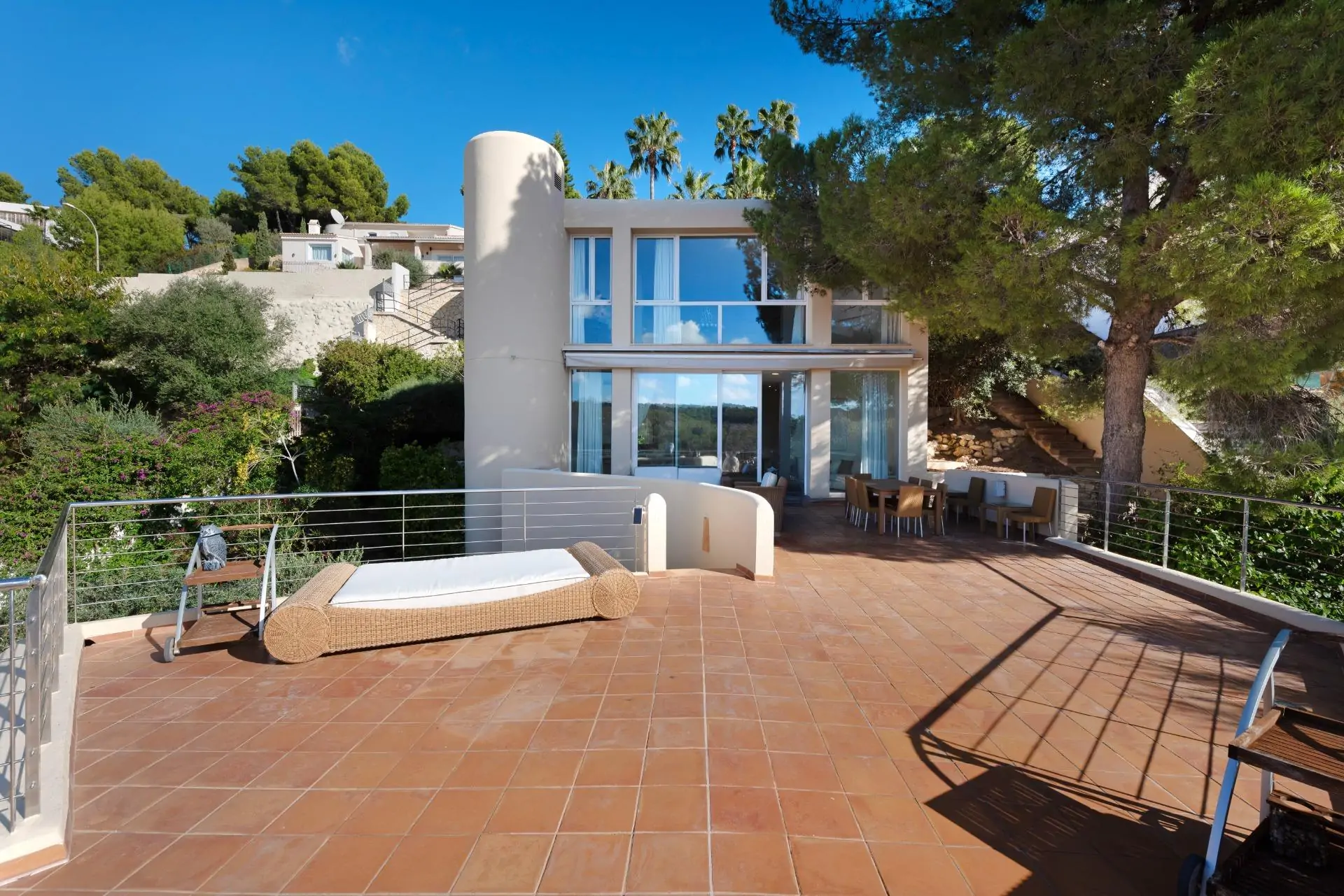 Casa en primera l&iacute;nea de  mar con acceso al mismo en Sol de Mallorca.