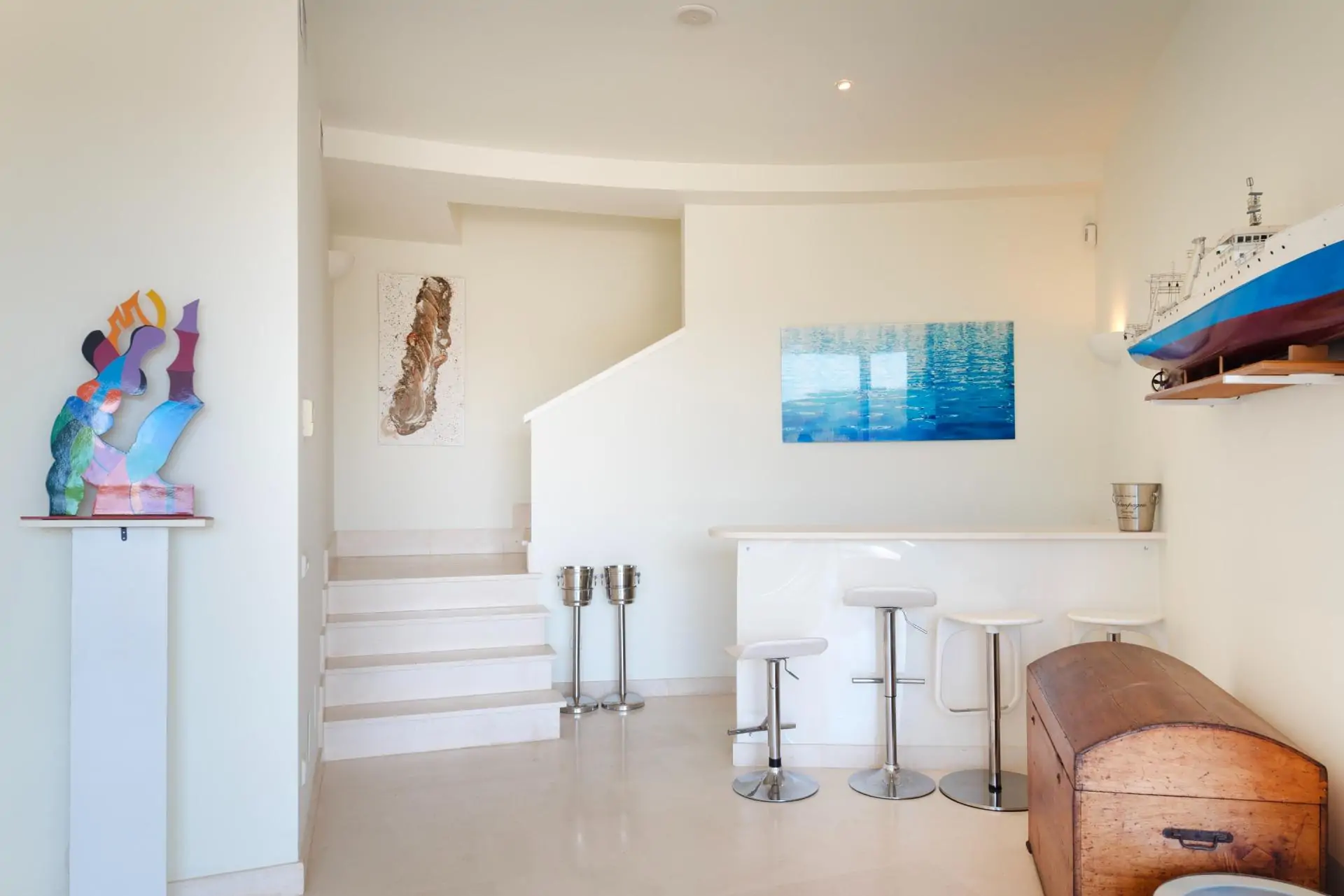 Casa en primera l&iacute;nea de  mar con acceso al mismo en Sol de Mallorca.