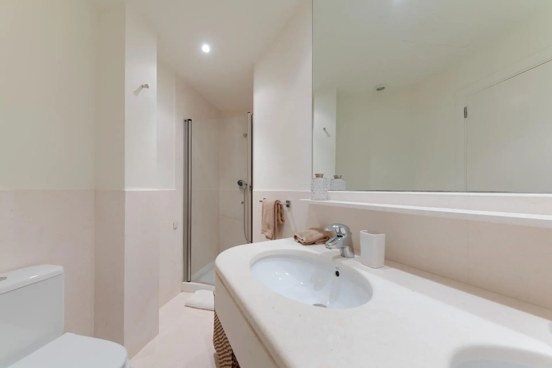 Casa en primera l&iacute;nea de  mar con acceso al mismo en Sol de Mallorca.