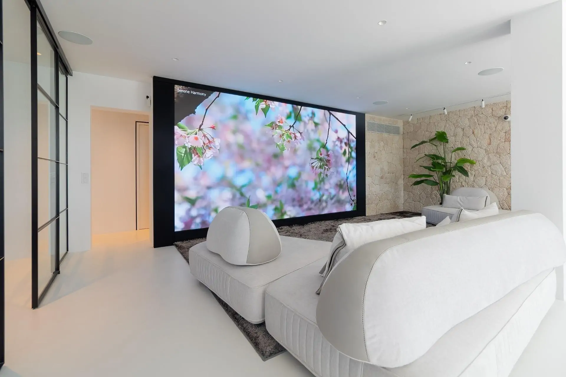 Villa Azure &ndash; Lujo moderno con vistas panor&aacute;micas al mar