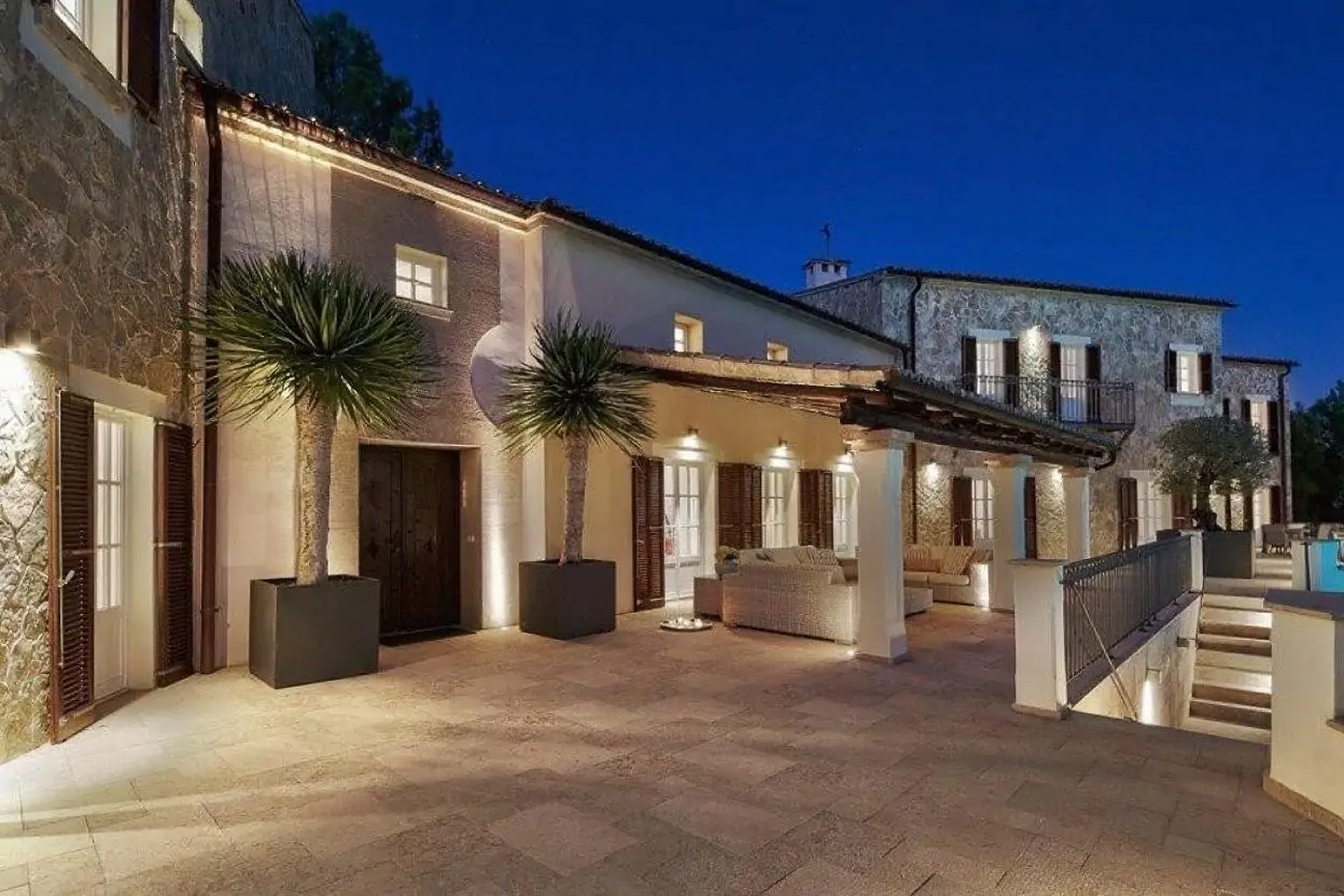 Exclusiva finca de piedra con vistas panor&aacute;micas en Santa Mar&iacute;a del Cam&iacute;