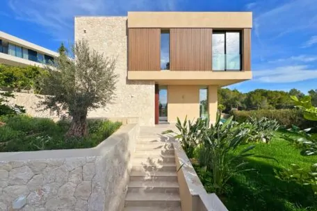 Modern newly built villa with sea views in Costa den Blanes.