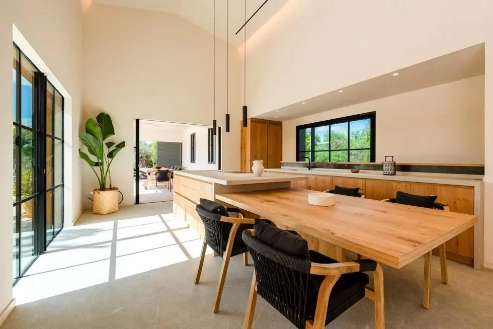 Elegante casa de campo moderna con vistas a la Tramuntana, piscina y m&aacute;xima tranquilidad