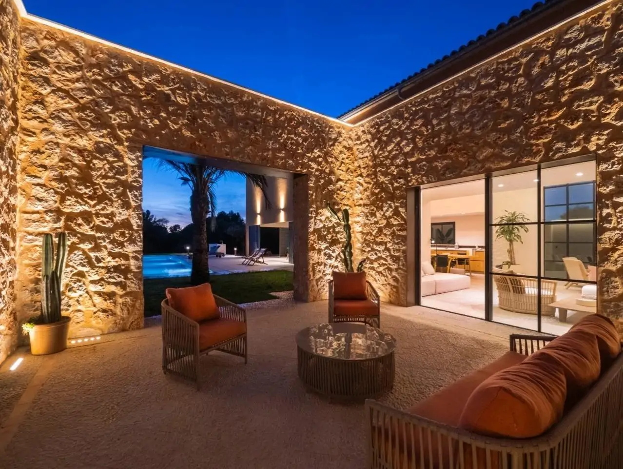 Elegante casa de campo moderna con vistas a la Tramuntana, piscina y m&aacute;xima tranquilidad