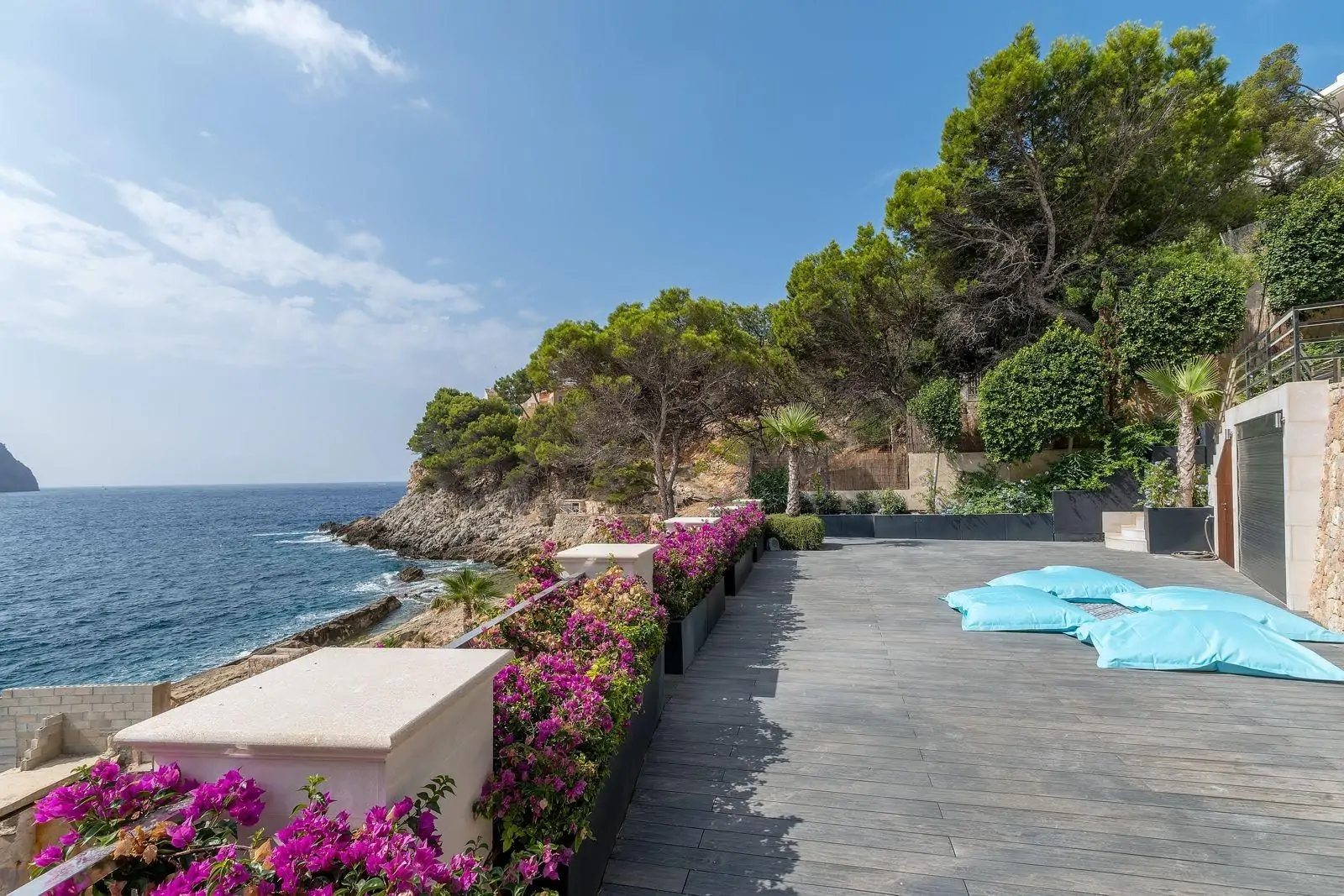 Propiedad &uacute;nica con acceso directo al mar en una de las zonas m&aacute;s exclusivas de Mallorca