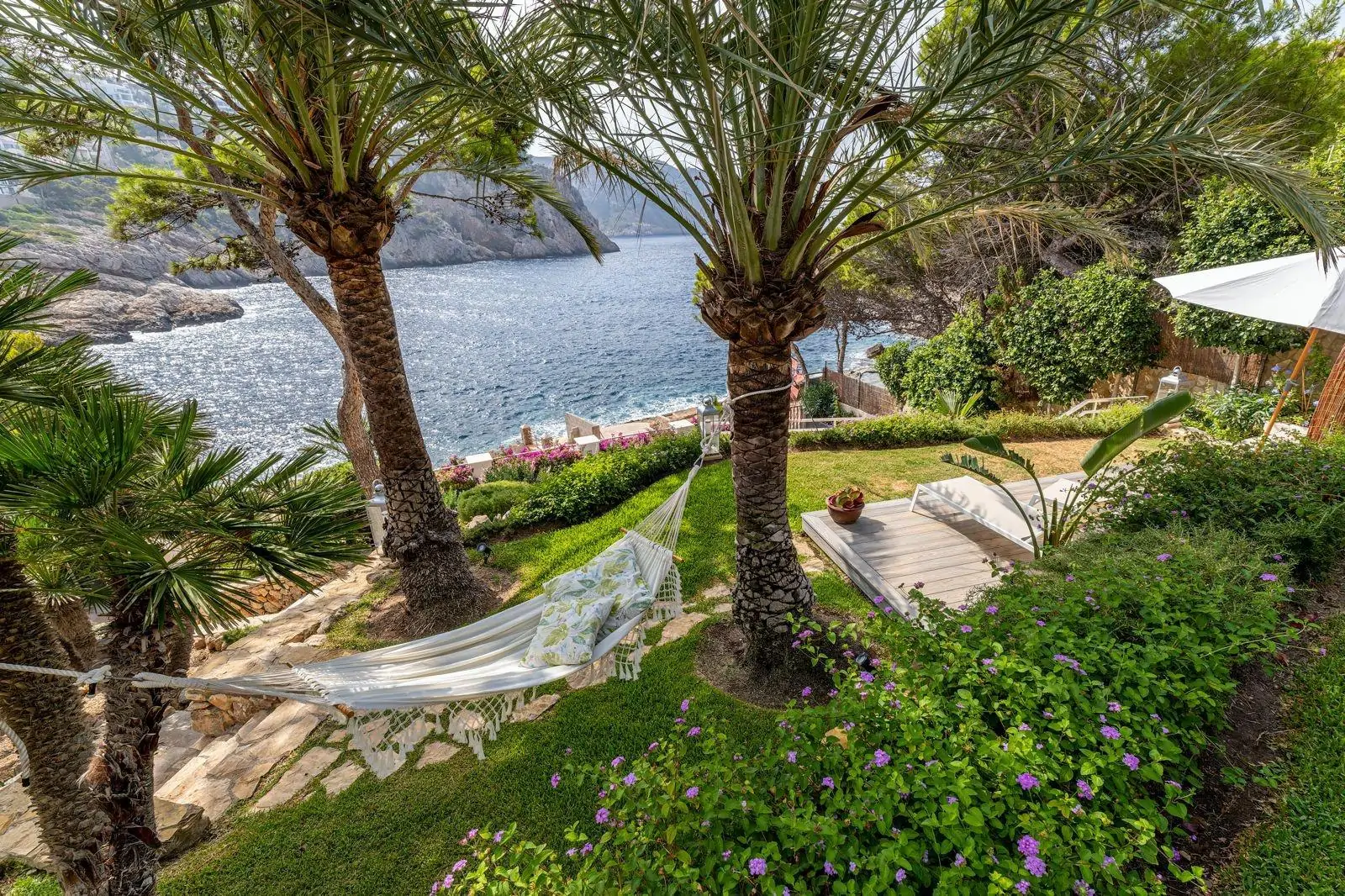 Propiedad &uacute;nica con acceso directo al mar en una de las zonas m&aacute;s exclusivas de Mallorca