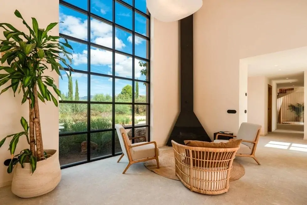 Elegante casa de campo moderna con vistas a la Tramuntana, piscina y m&aacute;xima tranquilidad