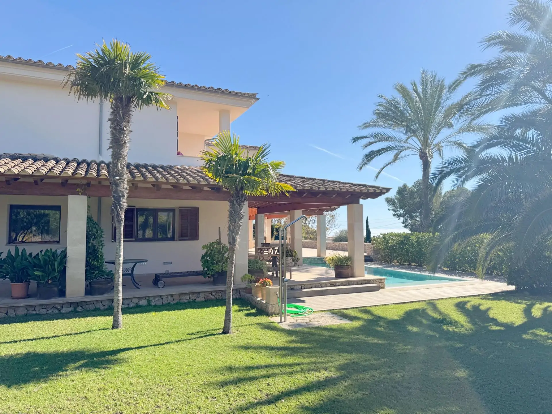 Fantástica villa en el corazón de viejo Bendinat con vistas al mar.