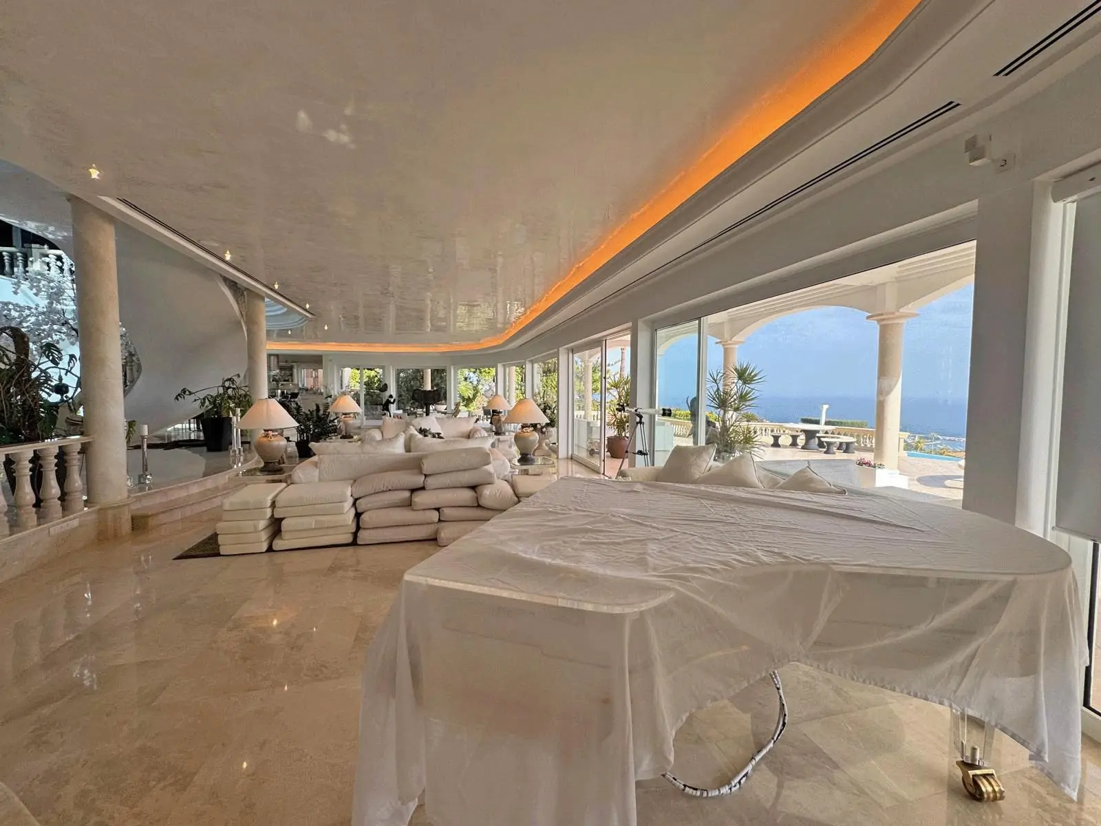 Exclusiva propiedad con increíbles vistas a toda la bahía de Palma en Costa den Blanes.