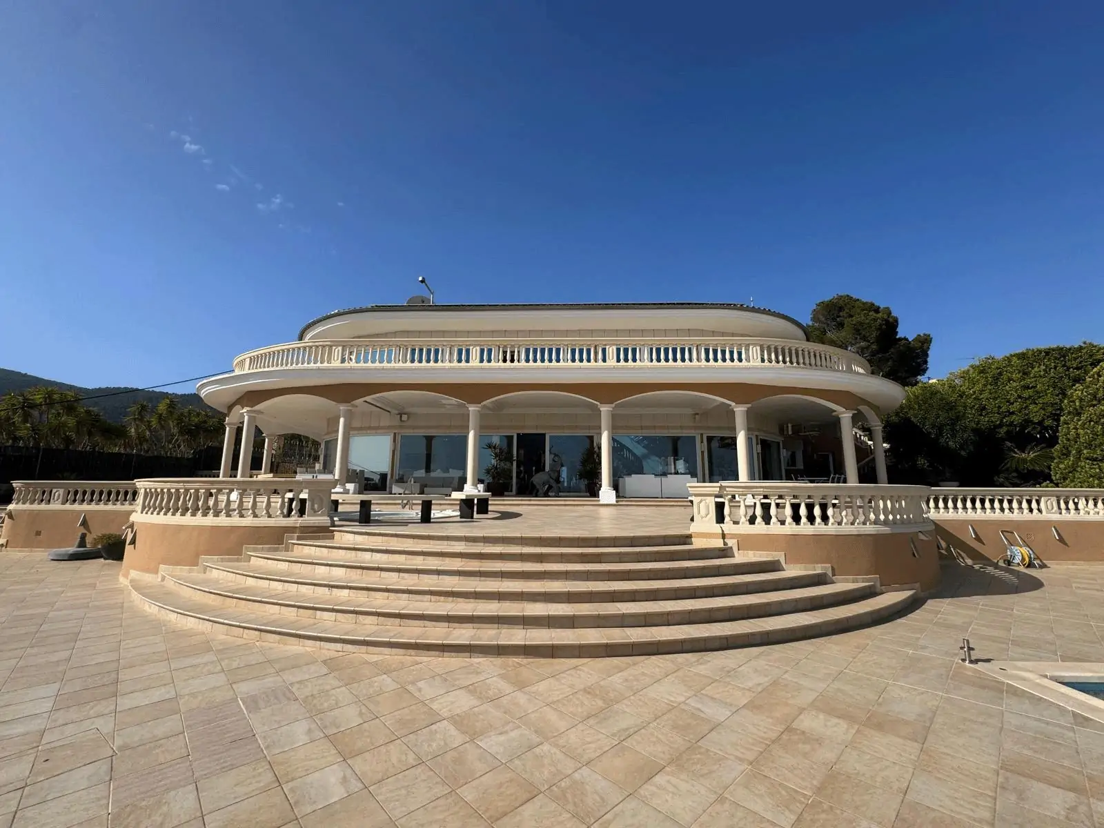 Exclusiva propiedad con increíbles vistas a toda la bahía de Palma en Costa den Blanes.