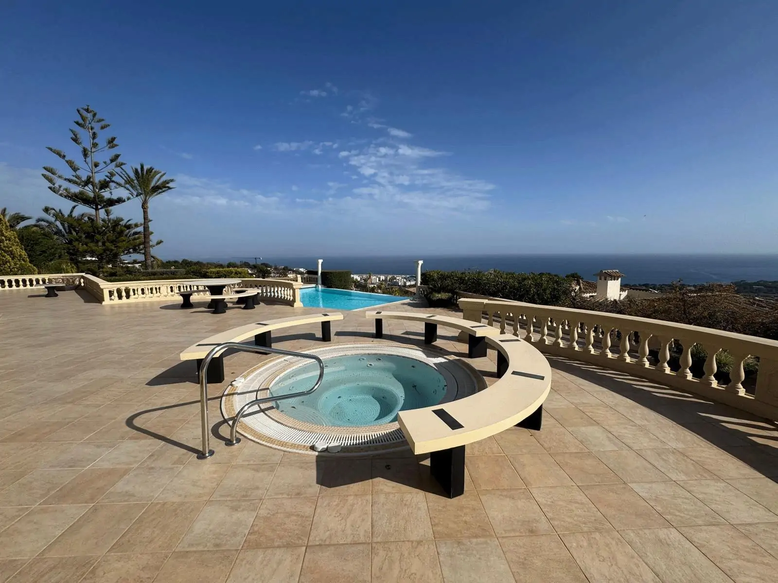 Exclusiva propiedad con increíbles vistas a toda la bahía de Palma en Costa den Blanes.
