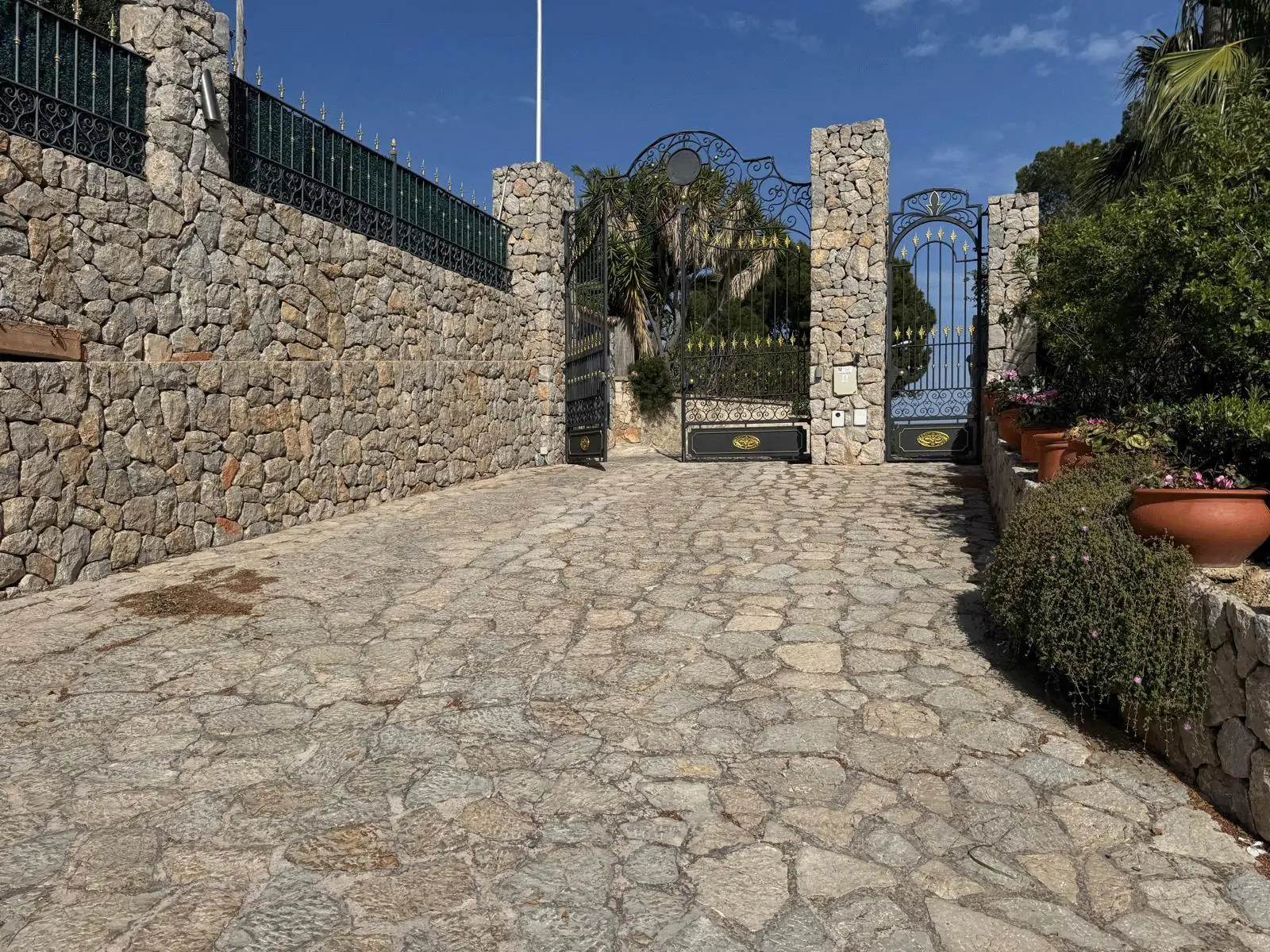 Exclusiva propiedad con increíbles vistas a toda la bahía de Palma en Costa den Blanes.