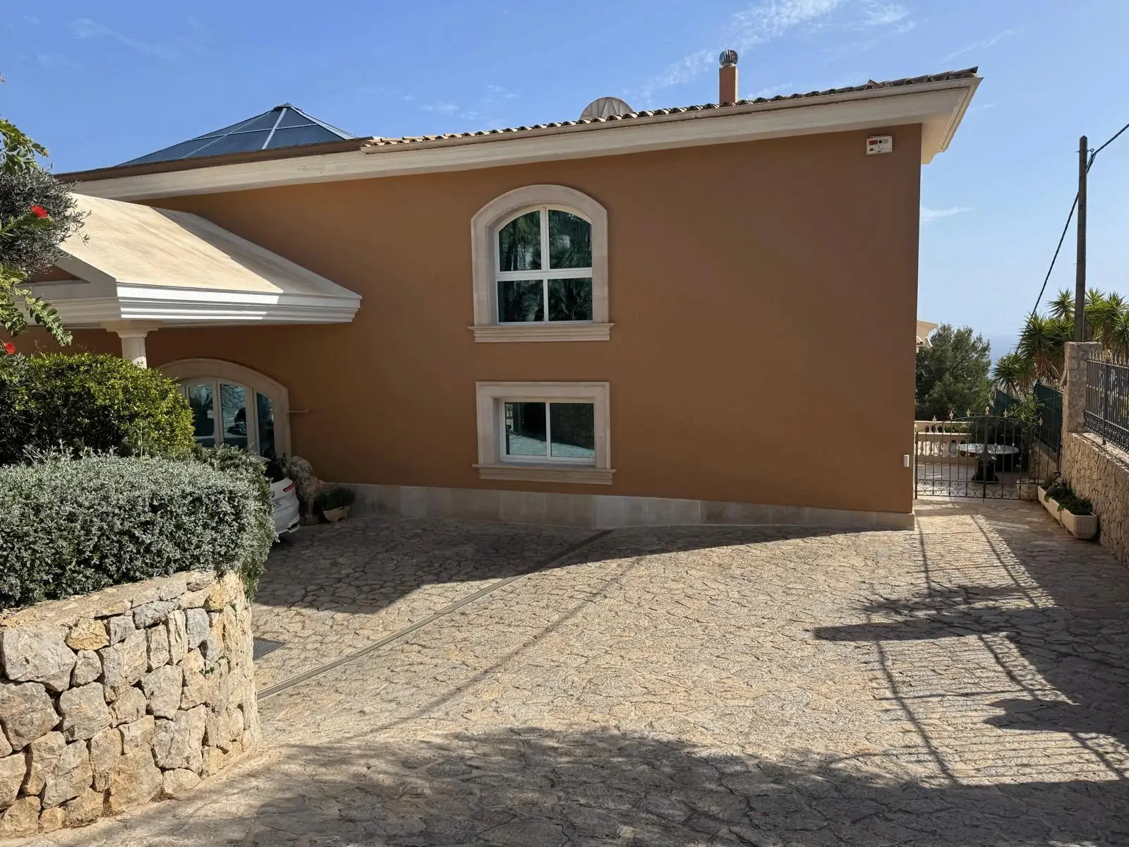 Exclusiva propiedad con increíbles vistas a toda la bahía de Palma en Costa den Blanes.
