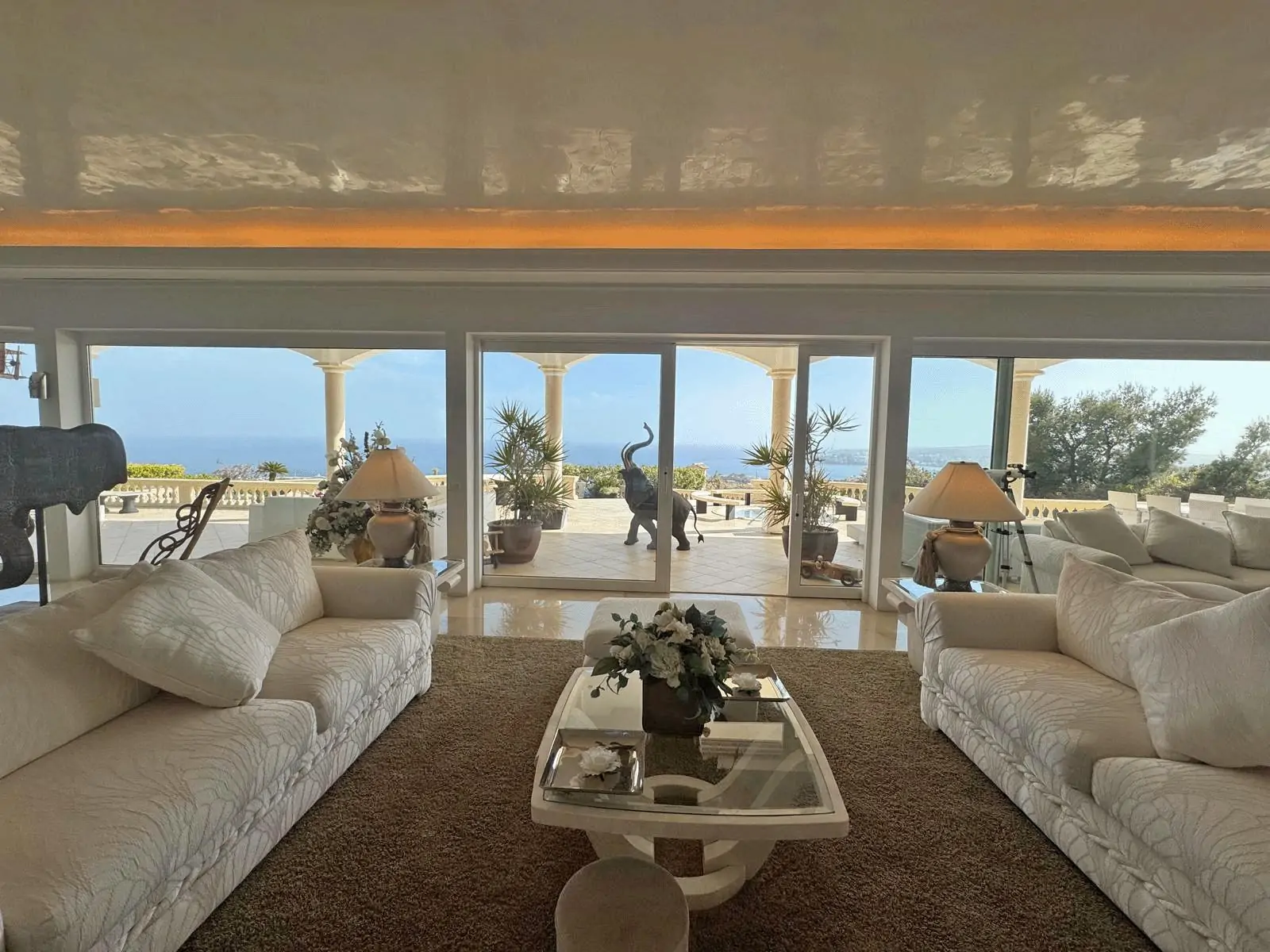 Exclusiva propiedad con increíbles vistas a toda la bahía de Palma en Costa den Blanes.